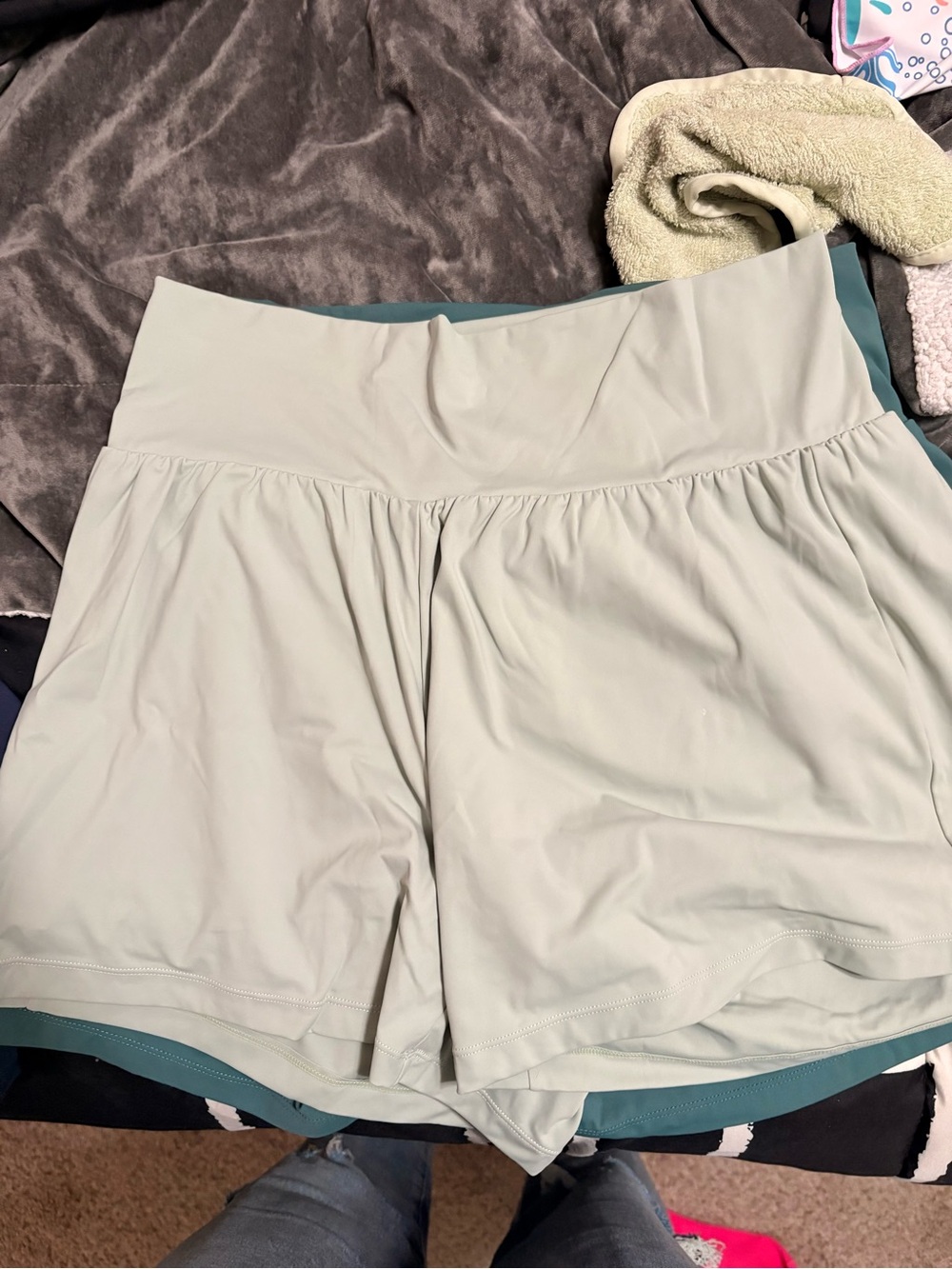 HALARA Light Sage Athletic Skort-Style Shorts with Teal Liner